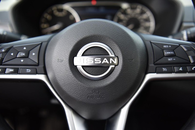 Nissan Altima Vehicle Image 18
