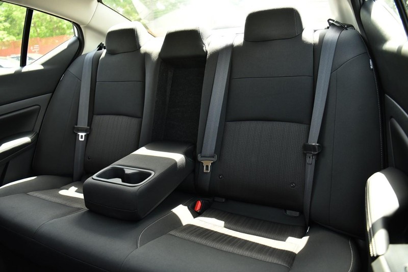 Nissan Altima Vehicle Image 21