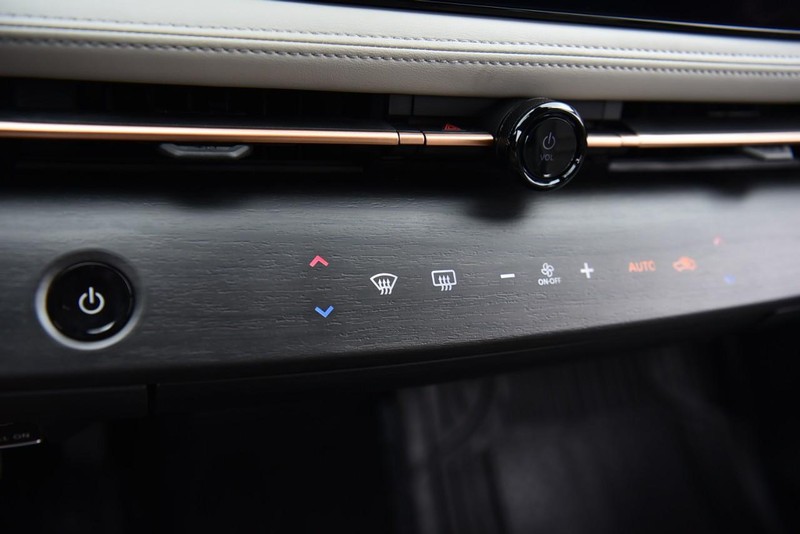 Nissan ARIYA Vehicle Image 18