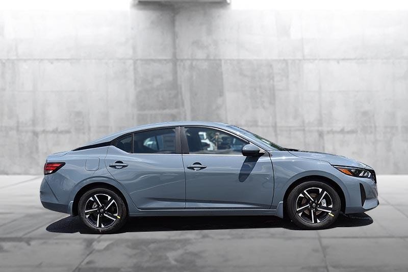 Nissan Sentra Vehicle Image 05