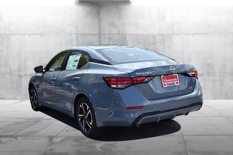 Nissan Sentra Vehicle Image 07