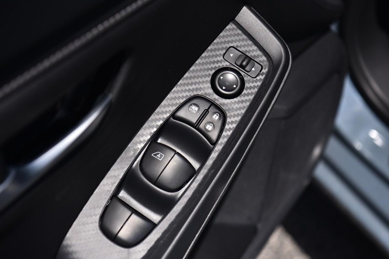 Nissan Sentra Vehicle Image 09