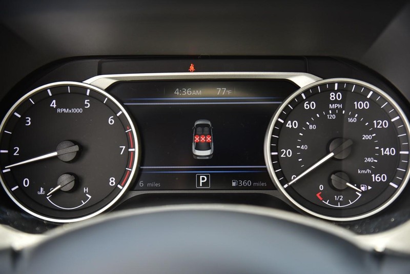 Nissan Sentra Vehicle Image 12