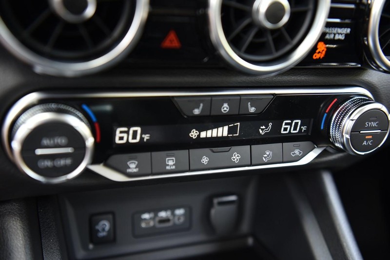 Nissan Sentra Vehicle Image 15