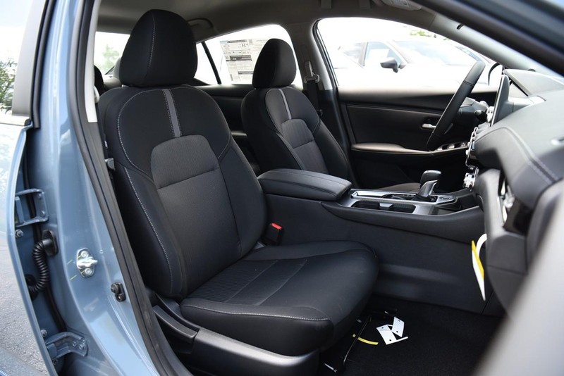 Nissan Sentra Vehicle Image 20