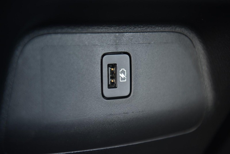 Nissan Sentra Vehicle Image 22