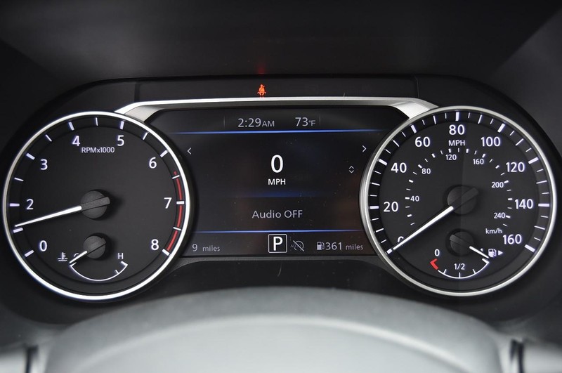 Nissan Sentra Vehicle Image 12