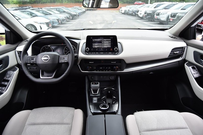 Nissan Rogue Vehicle Image 08