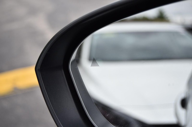 Nissan Rogue Vehicle Image 10