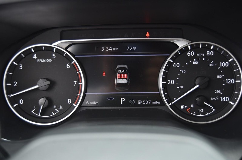 Nissan Rogue Vehicle Image 12