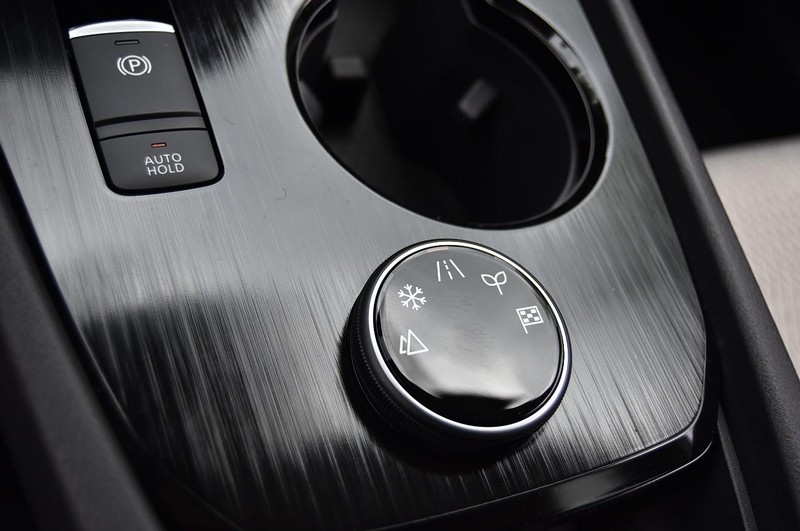 Nissan Rogue Vehicle Image 17