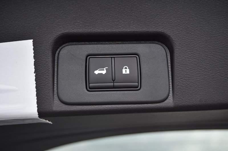 Nissan Rogue Vehicle Image 25