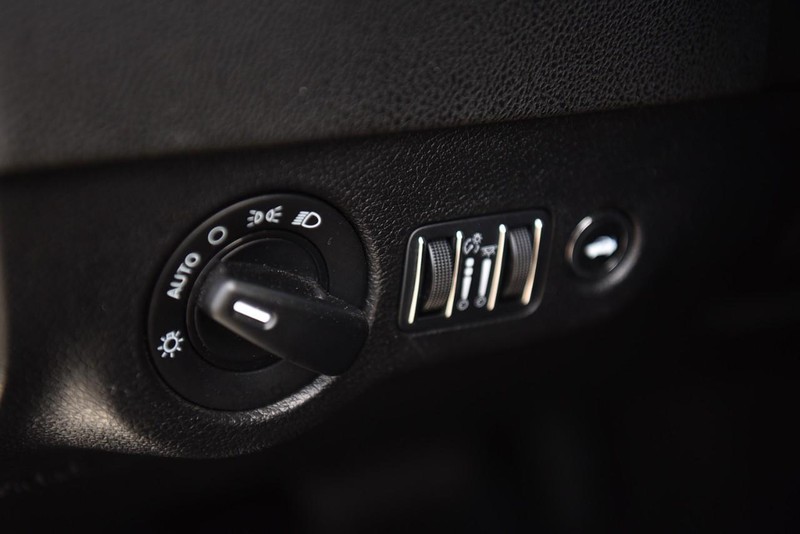 Dodge Charger Vehicle Image 11
