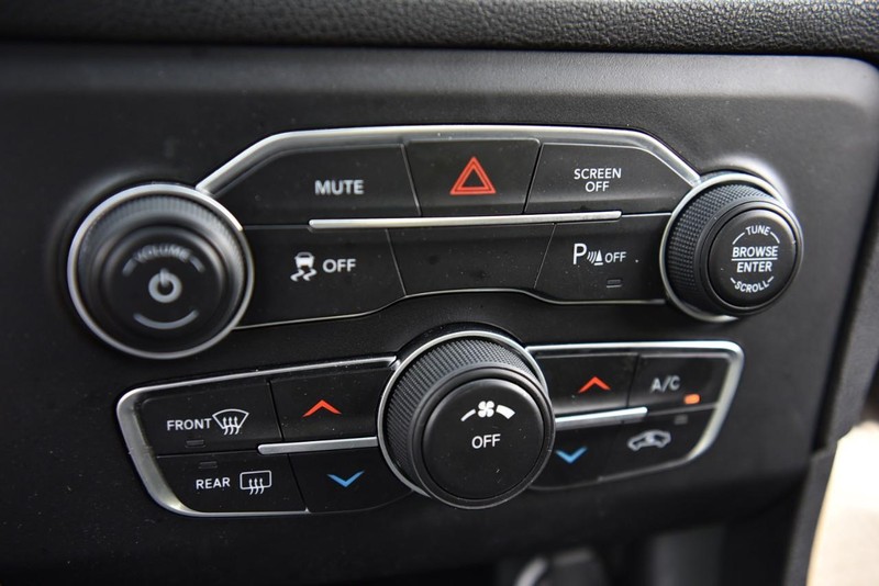 Dodge Charger Vehicle Image 15