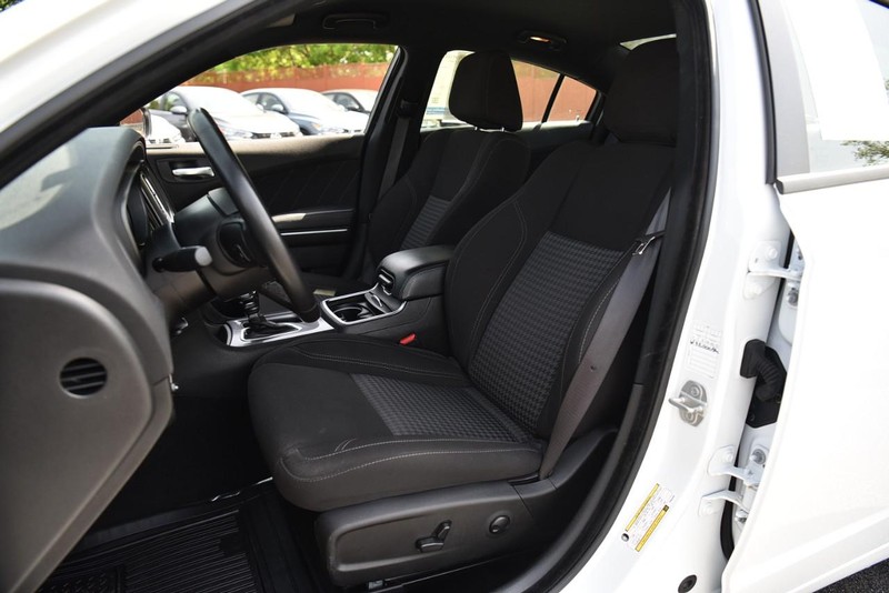 Dodge Charger Vehicle Image 18