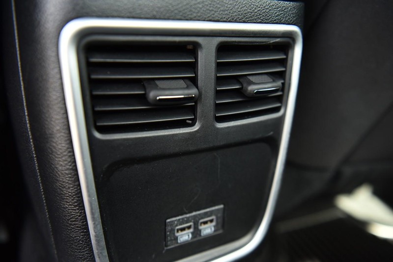 Dodge Charger Vehicle Image 21
