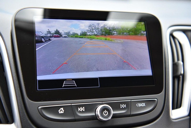Chevrolet Malibu Vehicle Image 12