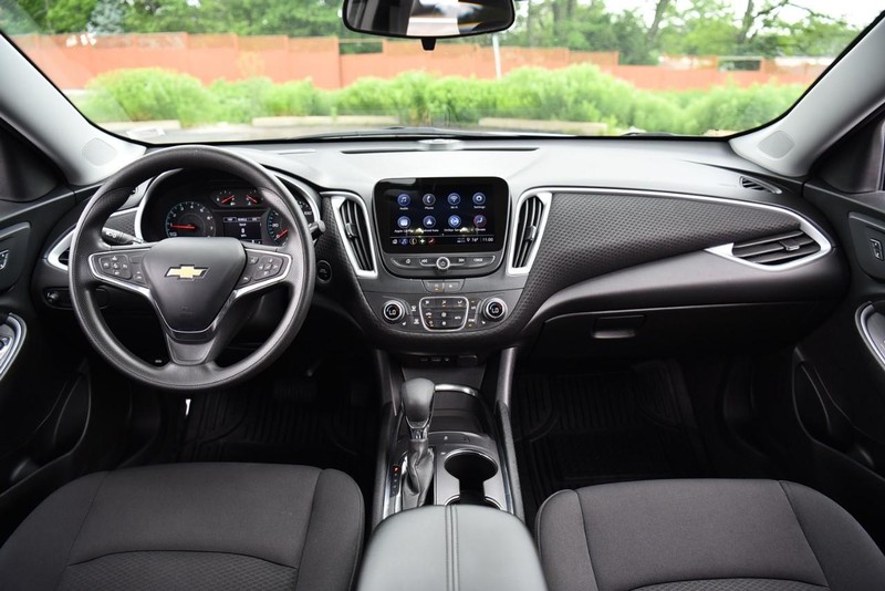 Chevrolet Malibu Vehicle Image 08
