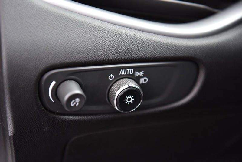 Chevrolet Malibu Vehicle Image 10