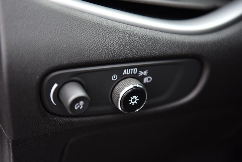 Chevrolet Malibu Vehicle Image 10