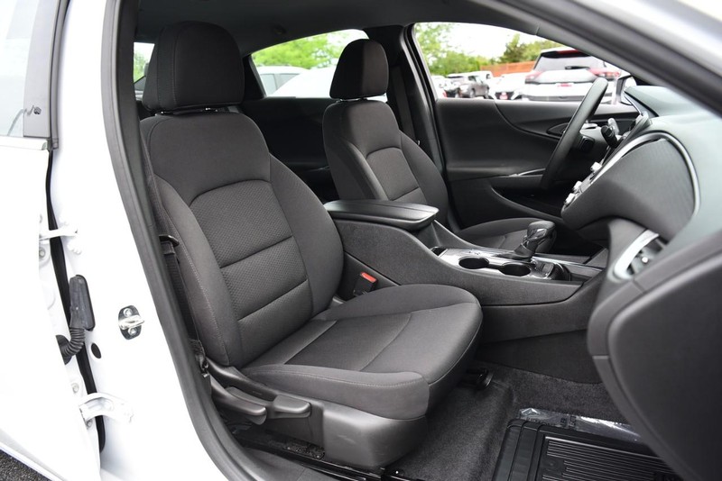 Chevrolet Malibu Vehicle Image 19