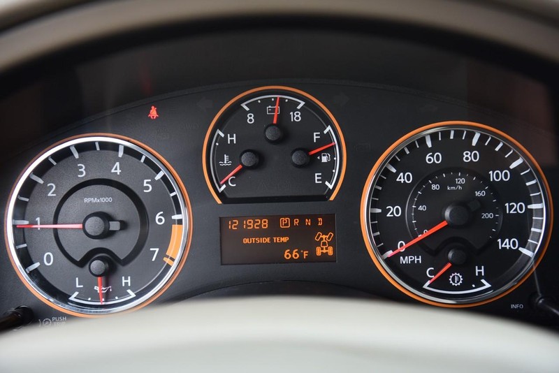 Nissan Armada Vehicle Image 13