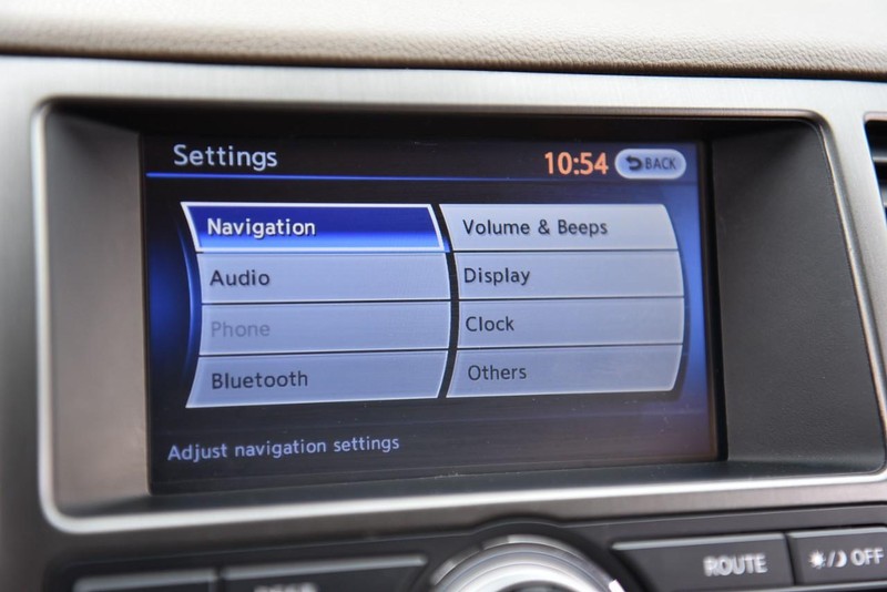 Nissan Armada Vehicle Image 16