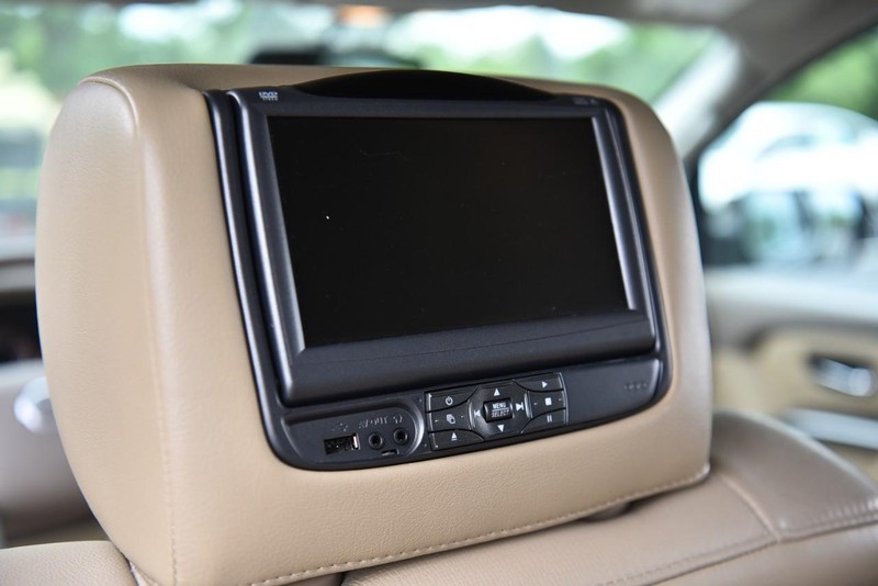 Nissan Armada Vehicle Image 24