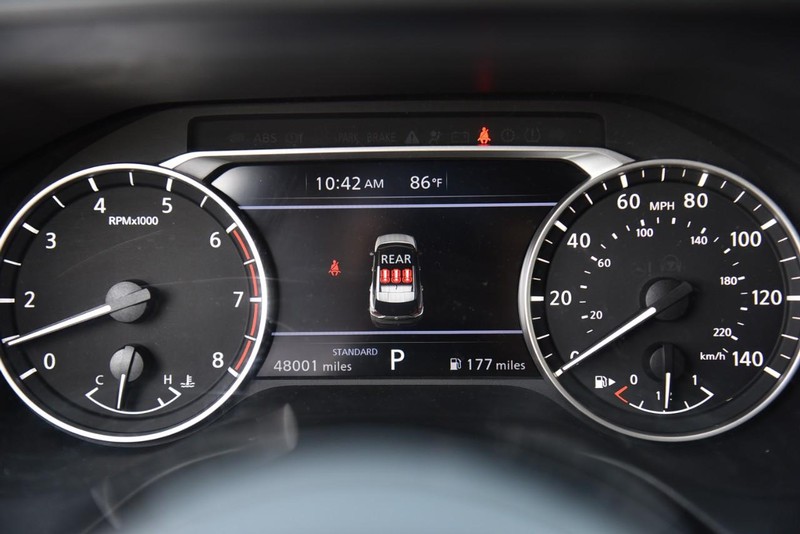 Nissan Rogue Vehicle Image 12