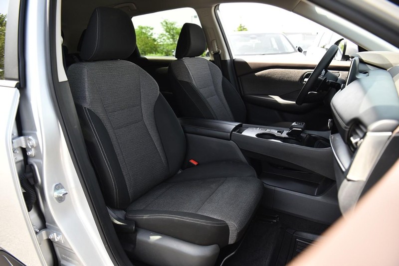 Nissan Rogue Vehicle Image 20