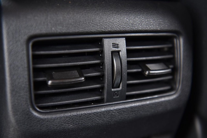 Nissan Rogue Vehicle Image 22