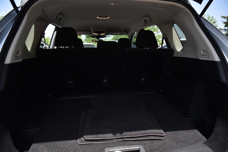 Nissan Rogue Vehicle Image 24