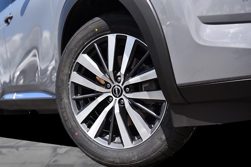 Nissan Pathfinder Vehicle Image 03