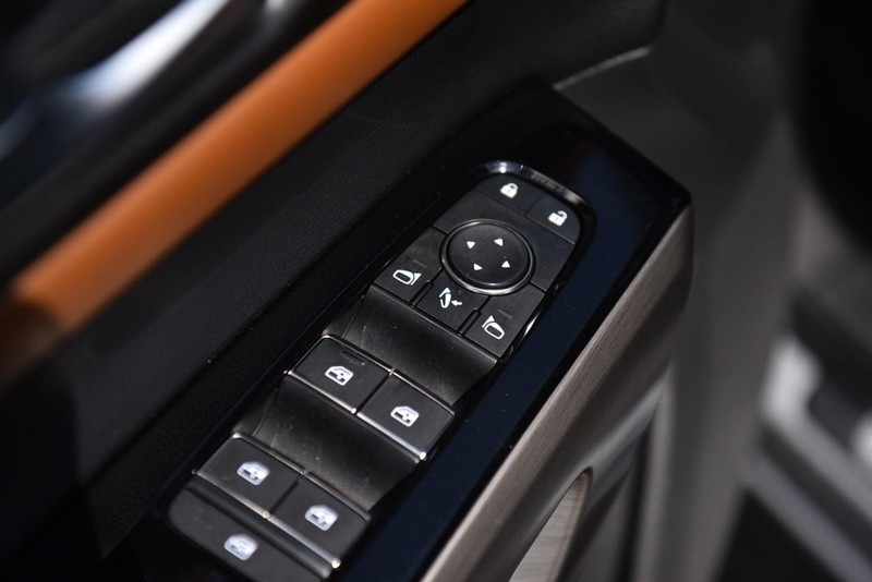 Nissan Pathfinder Vehicle Image 09