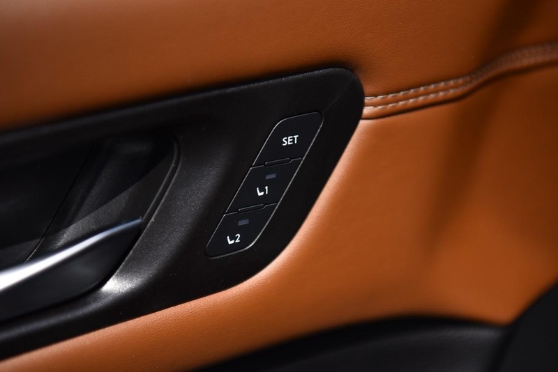 Nissan Pathfinder Vehicle Image 10