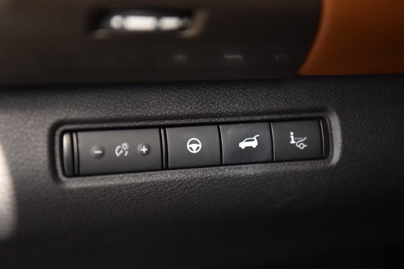 Nissan Pathfinder Vehicle Image 12