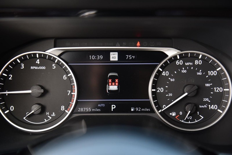 Nissan Pathfinder Vehicle Image 13