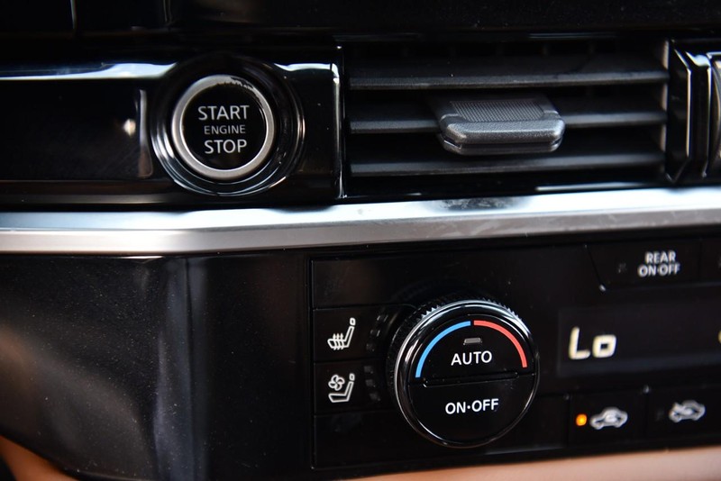 Nissan Pathfinder Vehicle Image 18