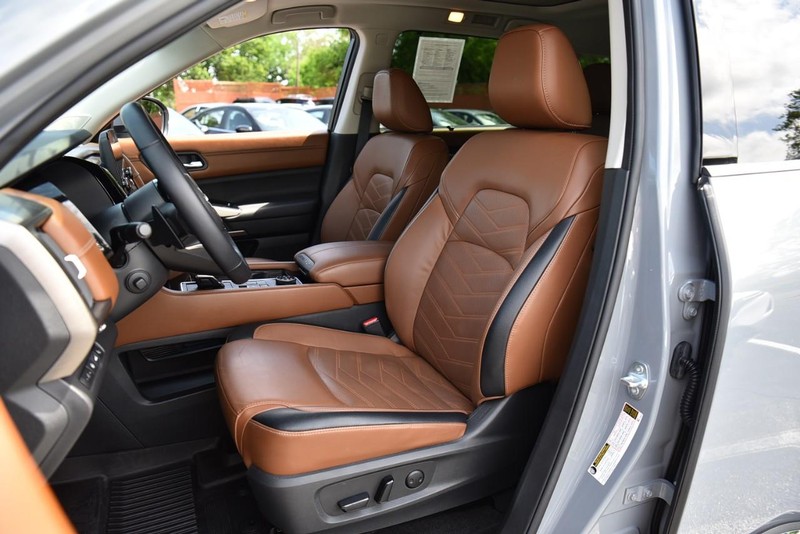 Nissan Pathfinder Vehicle Image 23