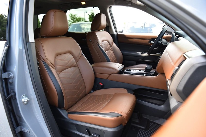 Nissan Pathfinder Vehicle Image 24