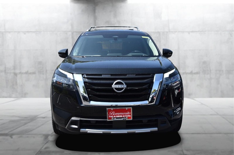 Nissan Pathfinder Vehicle Image 04