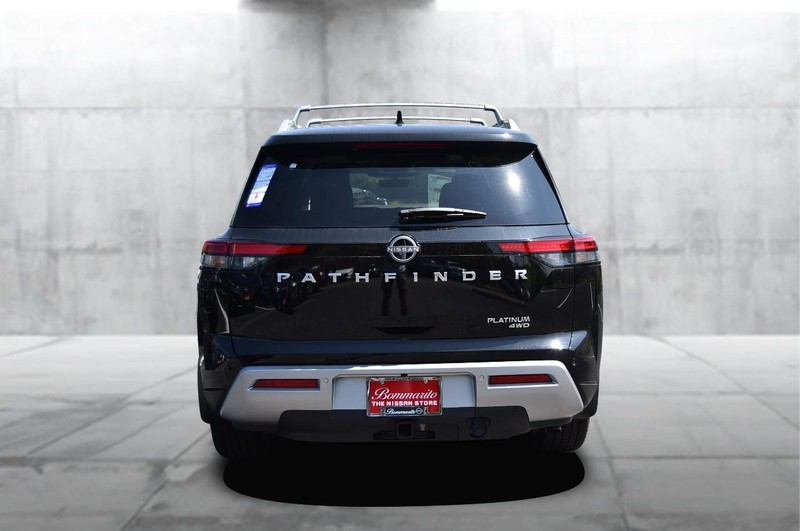 Nissan Pathfinder Vehicle Image 06