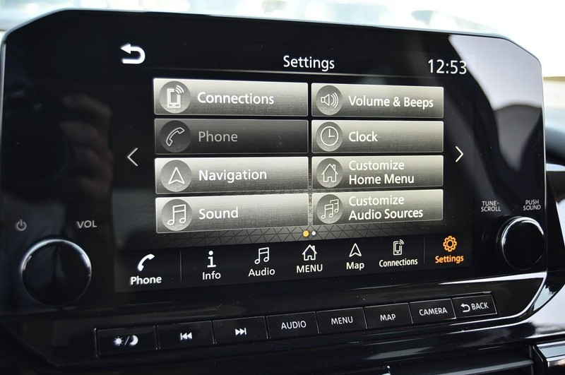 Nissan Pathfinder Vehicle Image 15