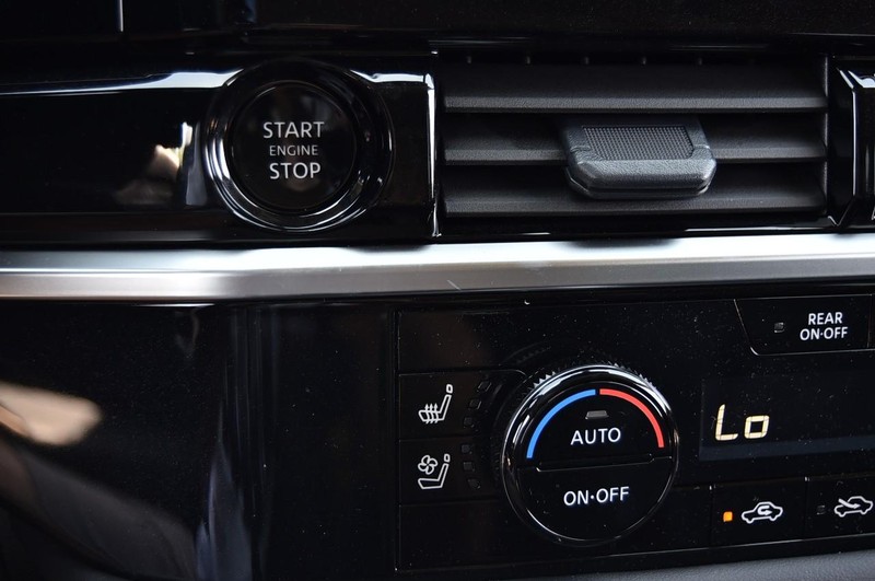 Nissan Pathfinder Vehicle Image 18