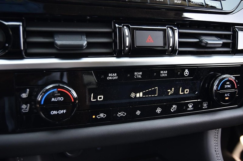 Nissan Pathfinder Vehicle Image 19