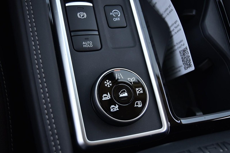 Nissan Pathfinder Vehicle Image 21