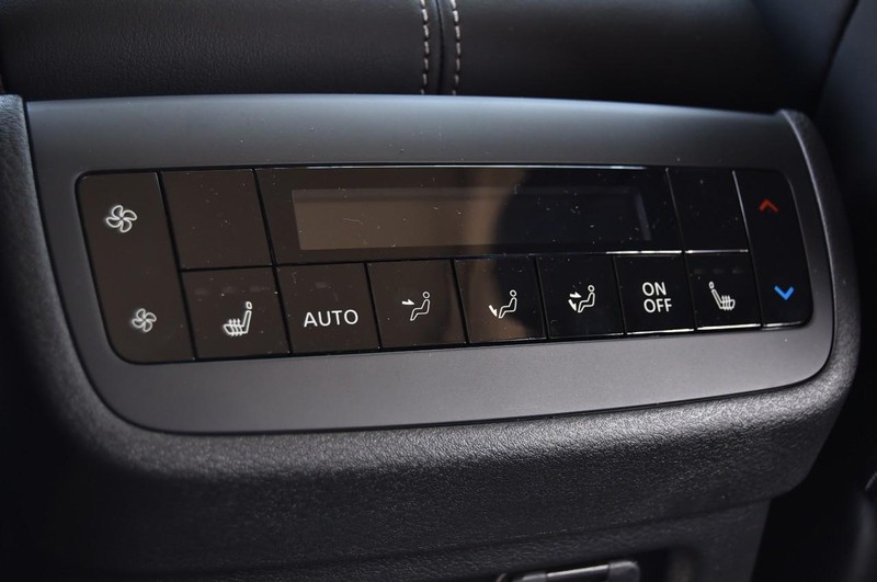 Nissan Pathfinder Vehicle Image 27