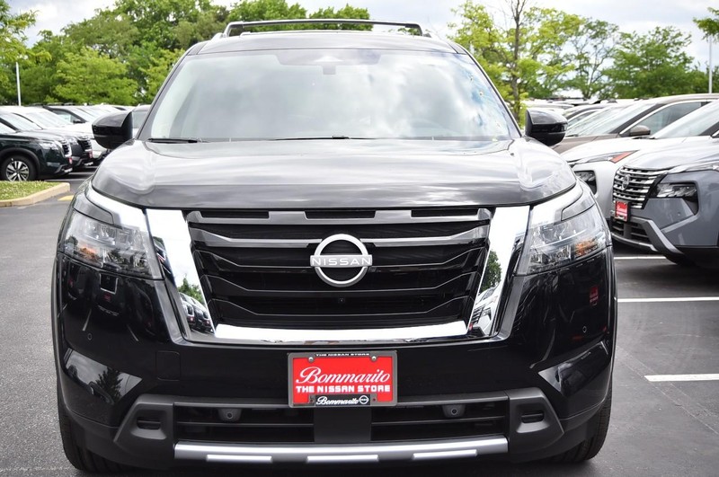Nissan Pathfinder Vehicle Image 04