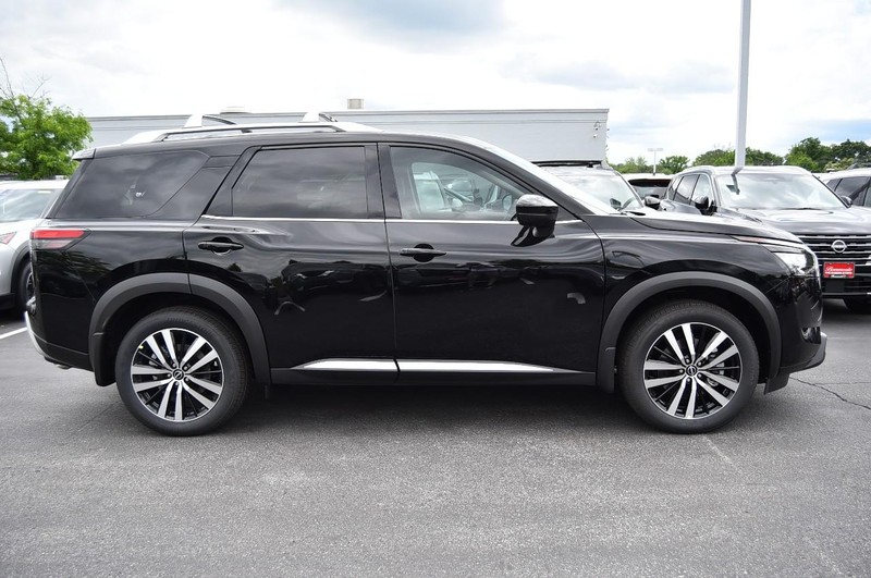 Nissan Pathfinder Vehicle Image 05
