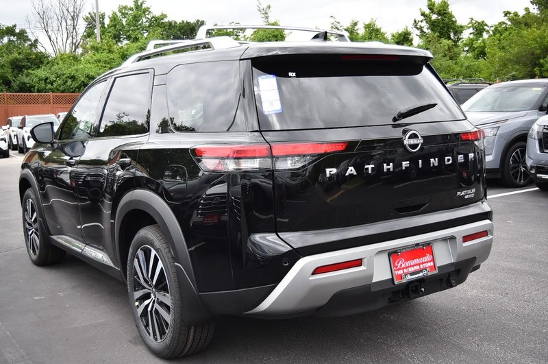 Nissan Pathfinder Vehicle Image 07